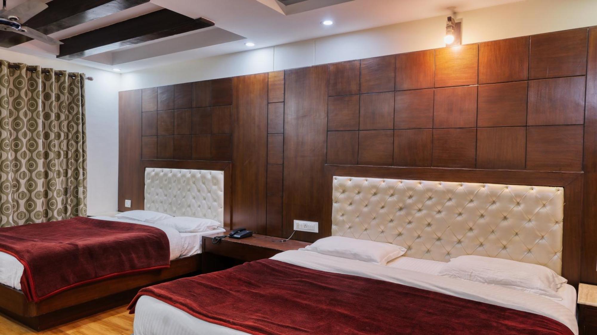Basera Hotel Массури Экстерьер фото